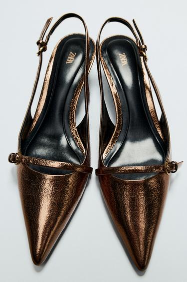 Zara METALLIC EFFECT SLING BACK KITTEN HEELS - Gold