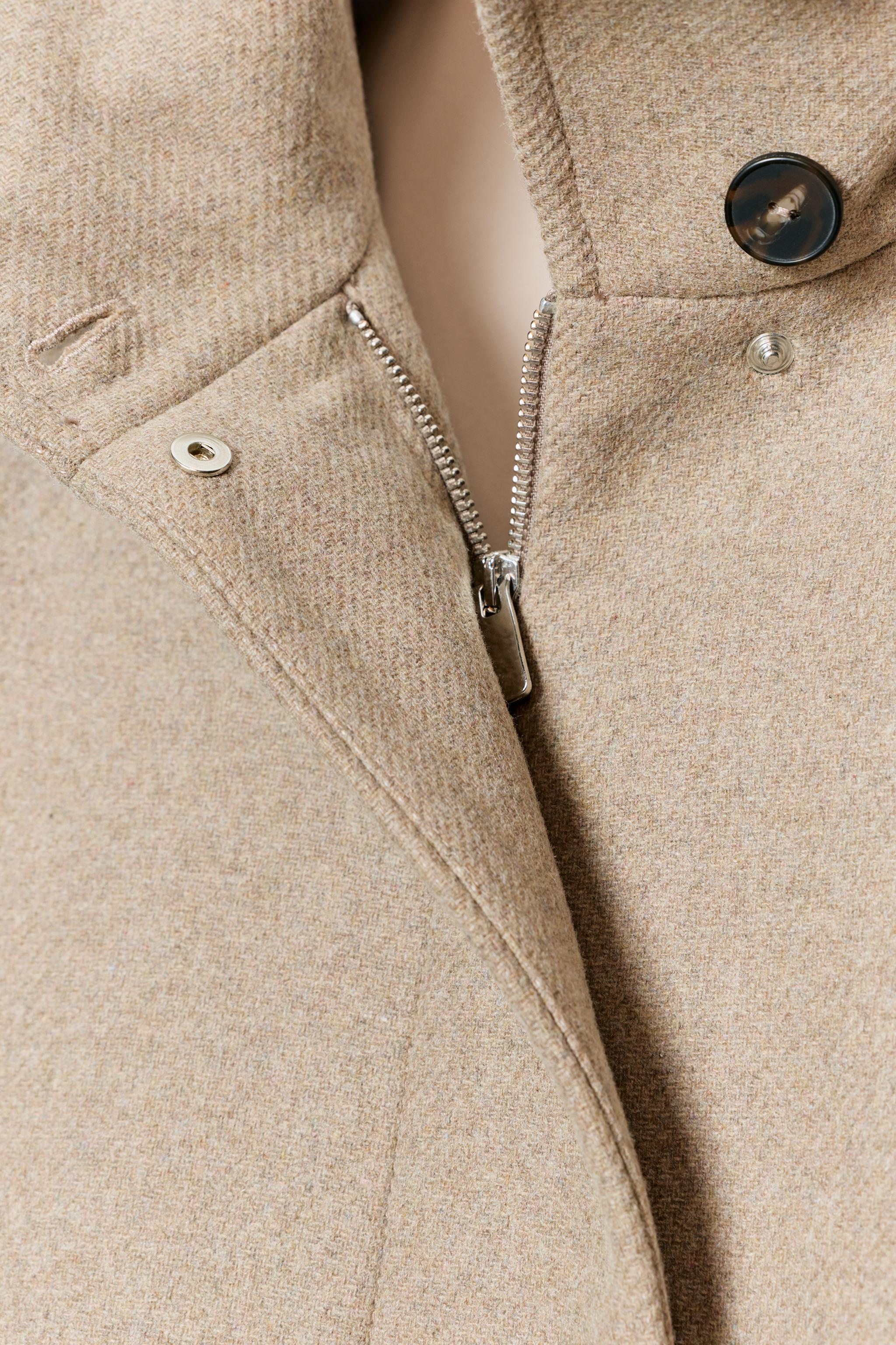 SHORT WOOL COAT WITH HIGH NECK