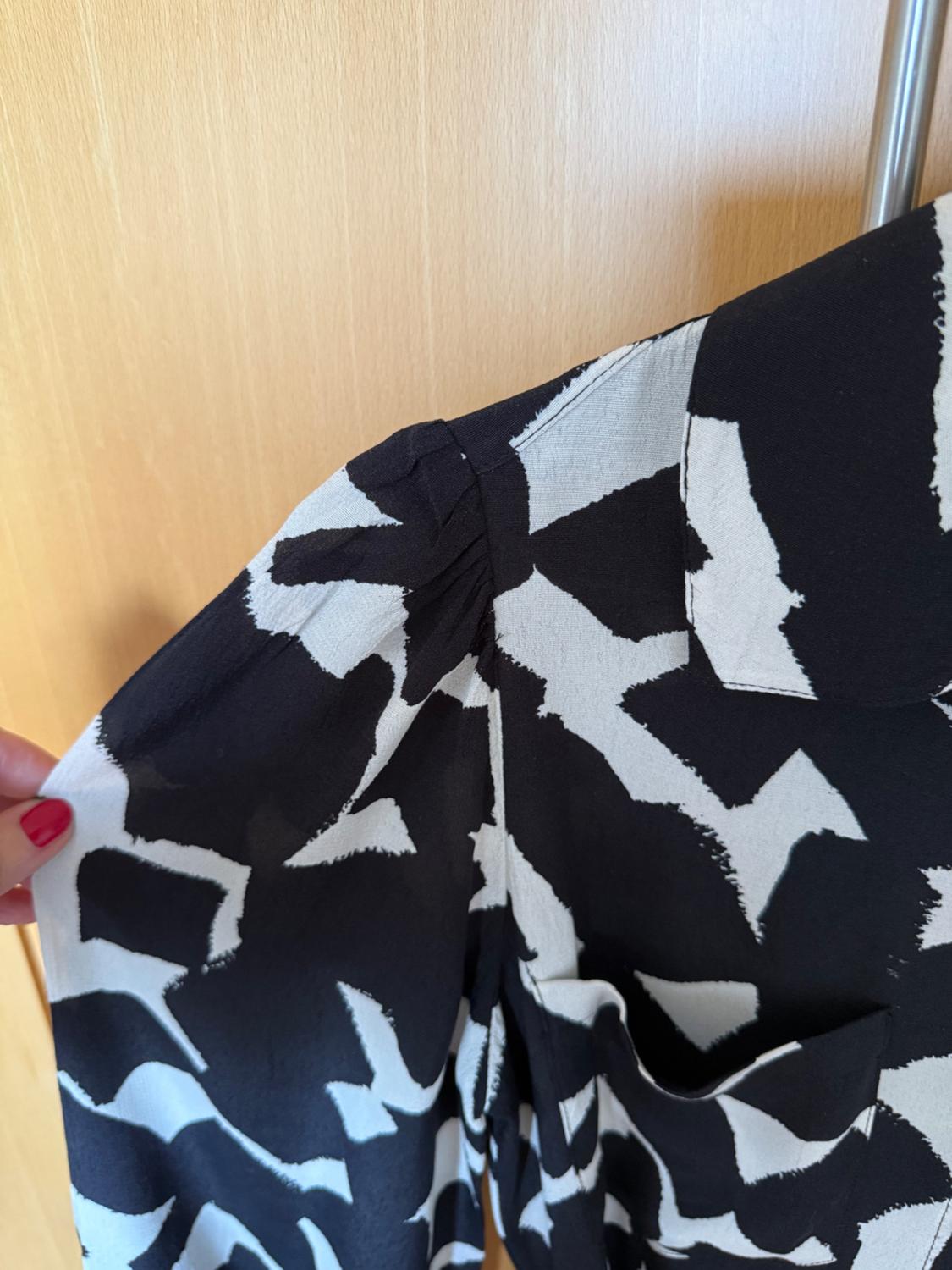 PRINTED DRESS WITH BELT - Image 3