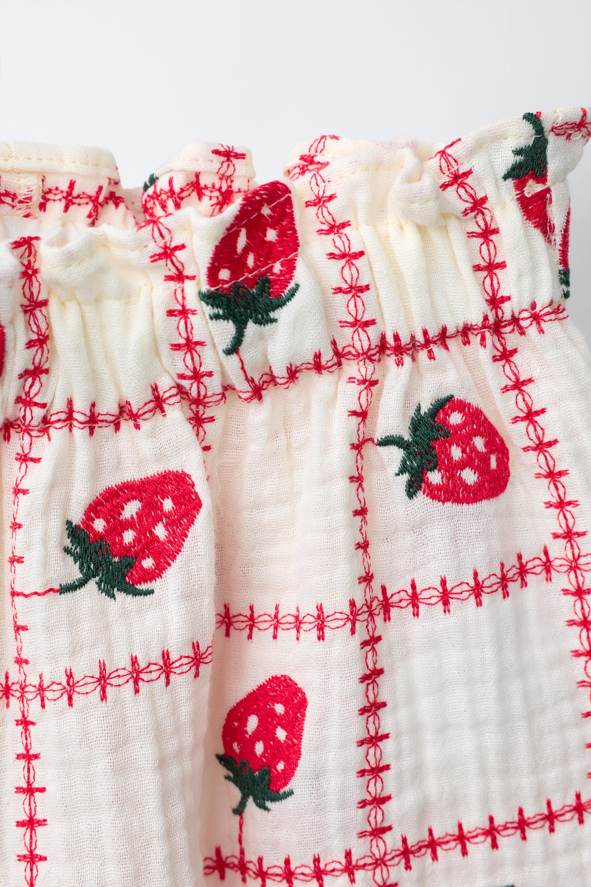 EMBROIDERED STRAWBERRY TEXTURED SHORTS CASA LAWA X ZARA KIDS