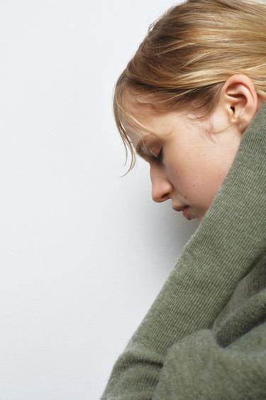 PULL EN MAILLE MANCHES CHAUVE-SOURIS - Vert clair de Zara