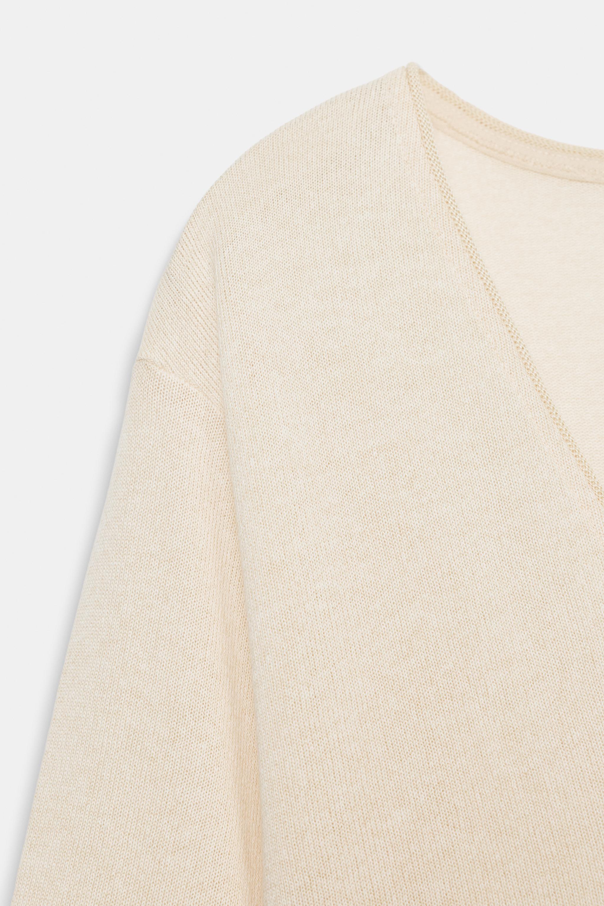Женские футболки Zara TEXTURED V-NECK T-SHIRT — фото 7