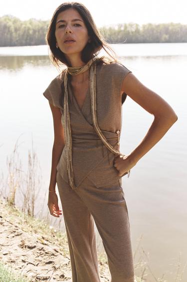 TOP À FERMOIR TEXTURÉ - Marron clair de Zara