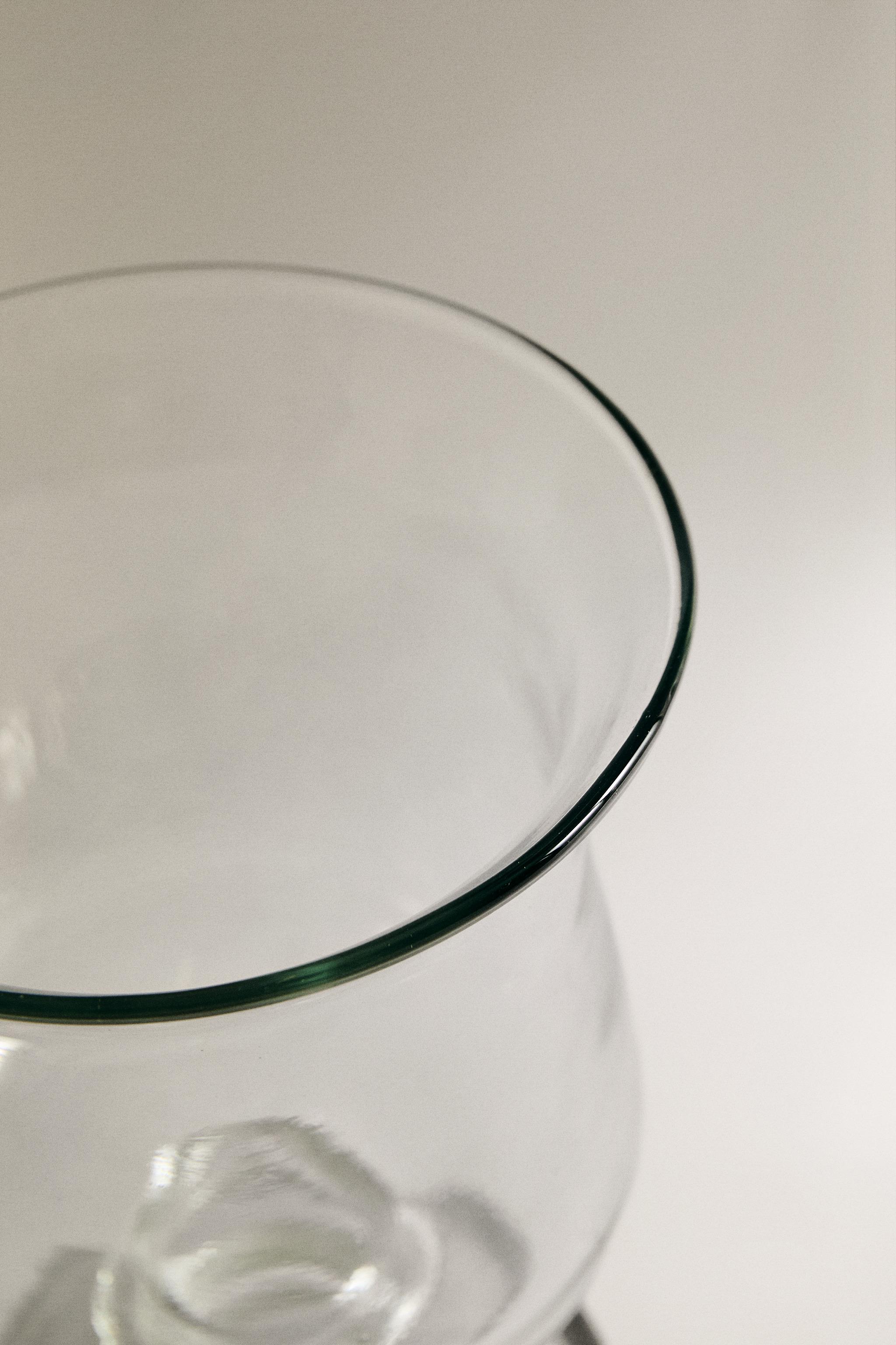 GLASS GOBLET VASE
