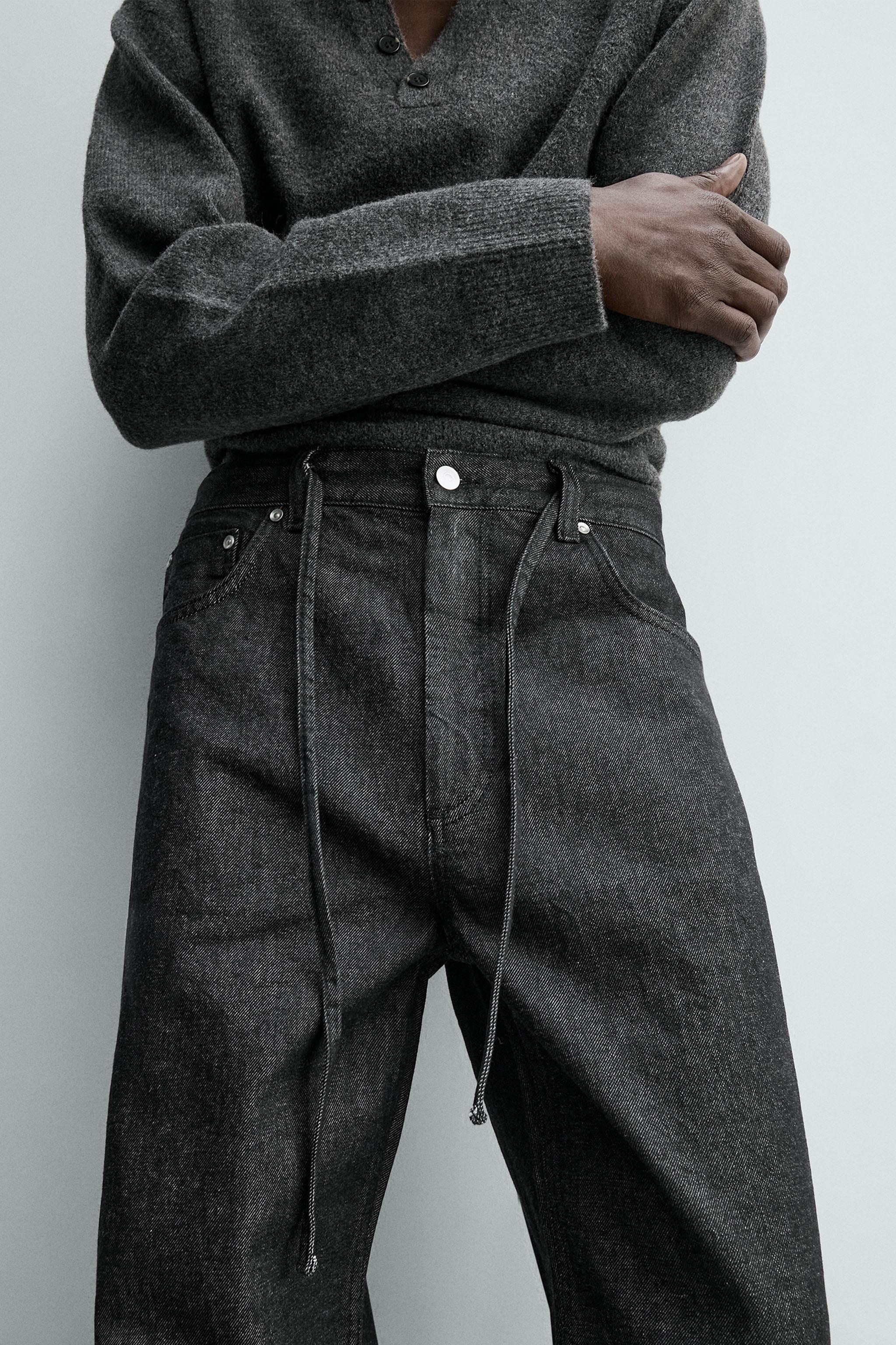 RELAXED FLARE FIT JEANS