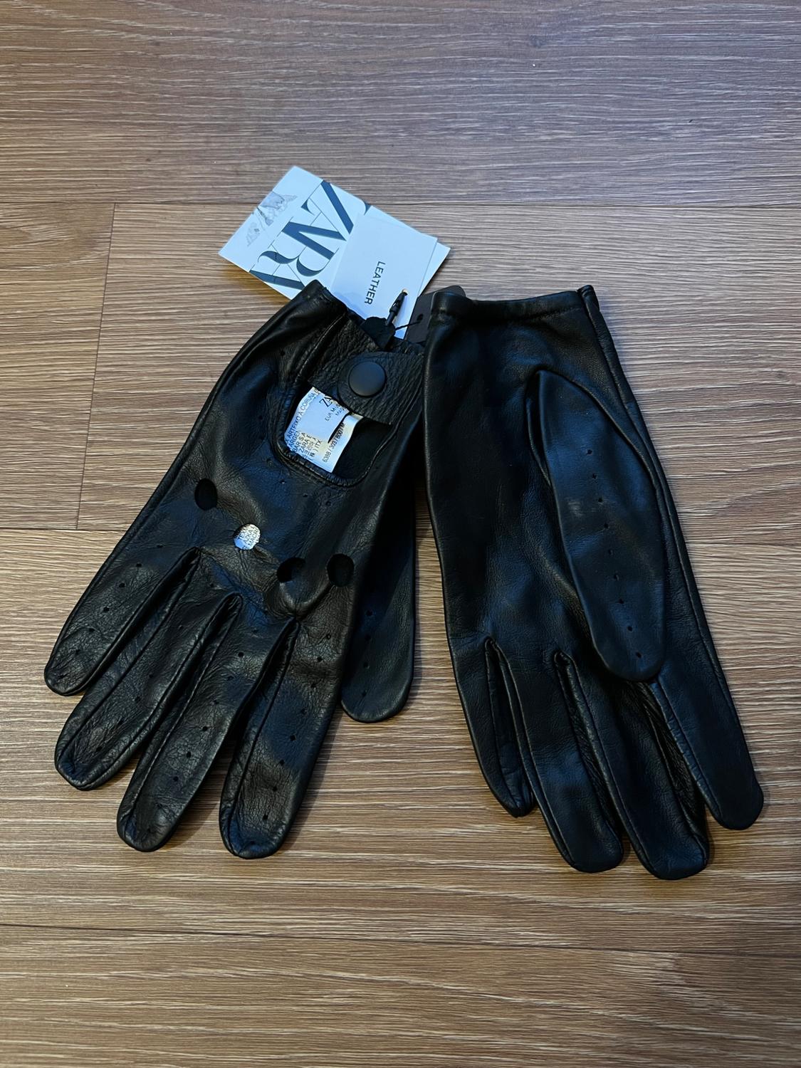PERFORATED LEATHER GLOVES