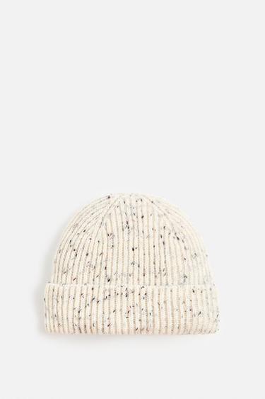 SHORT STRUCTURED BEANIE - Ecru by Zara