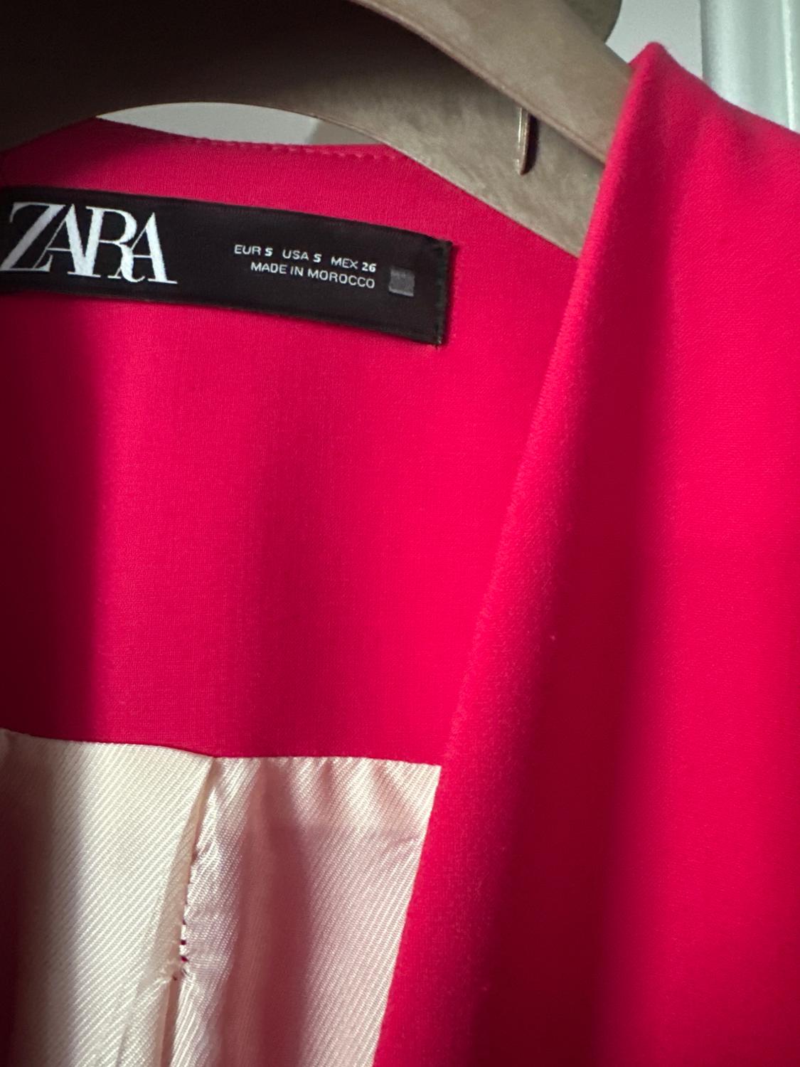 LAPELLESS FITTED BLAZER - Image 3
