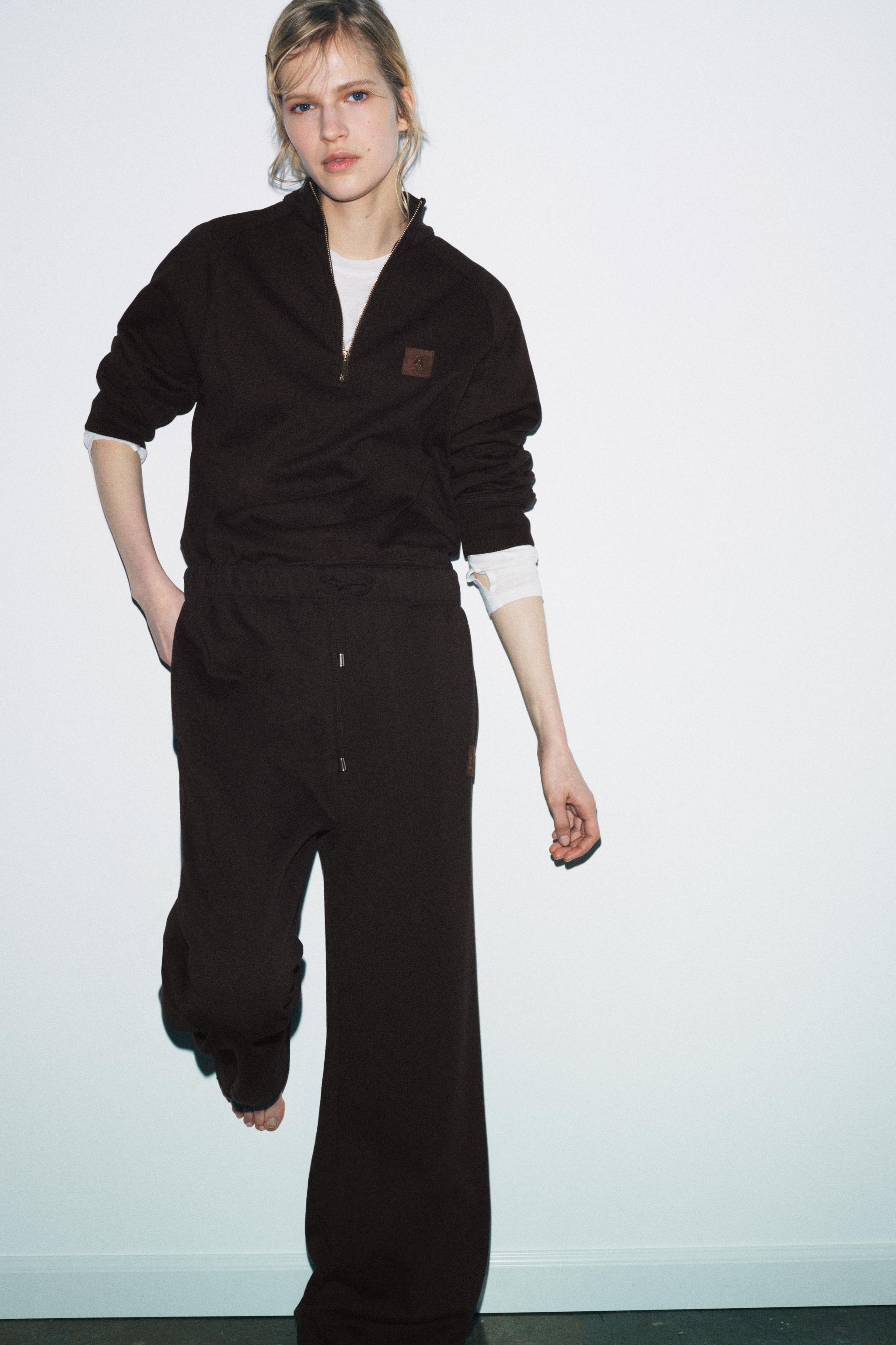 ZIP PATCH SWEATSHIRT - Brown | ZARA United States