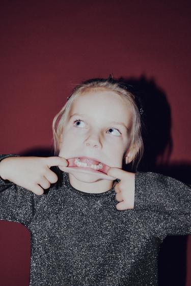 RIBBED SHINY T-SHIRT - Black / Silver by Zara