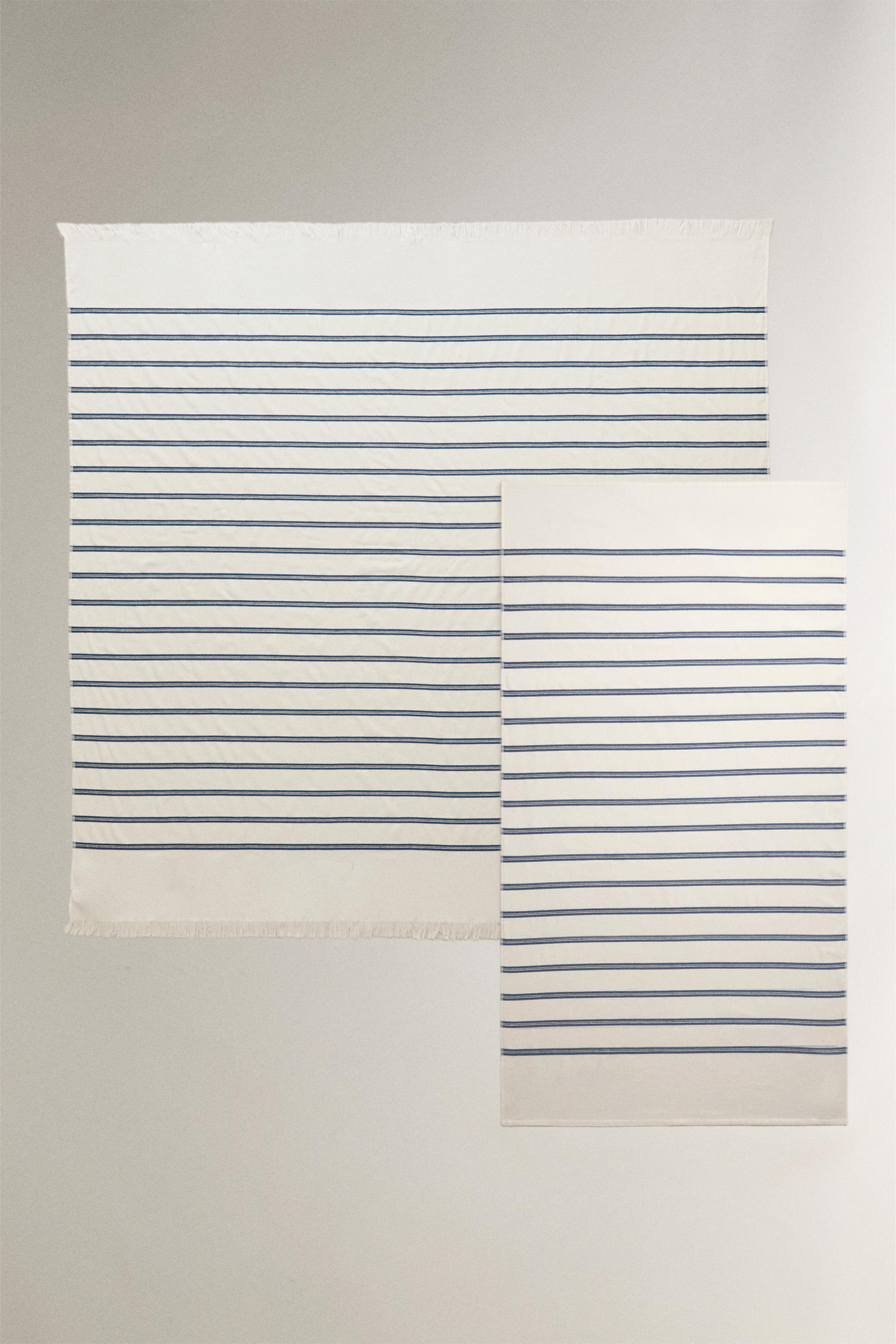 THIN STRIPED BEACH TOWEL