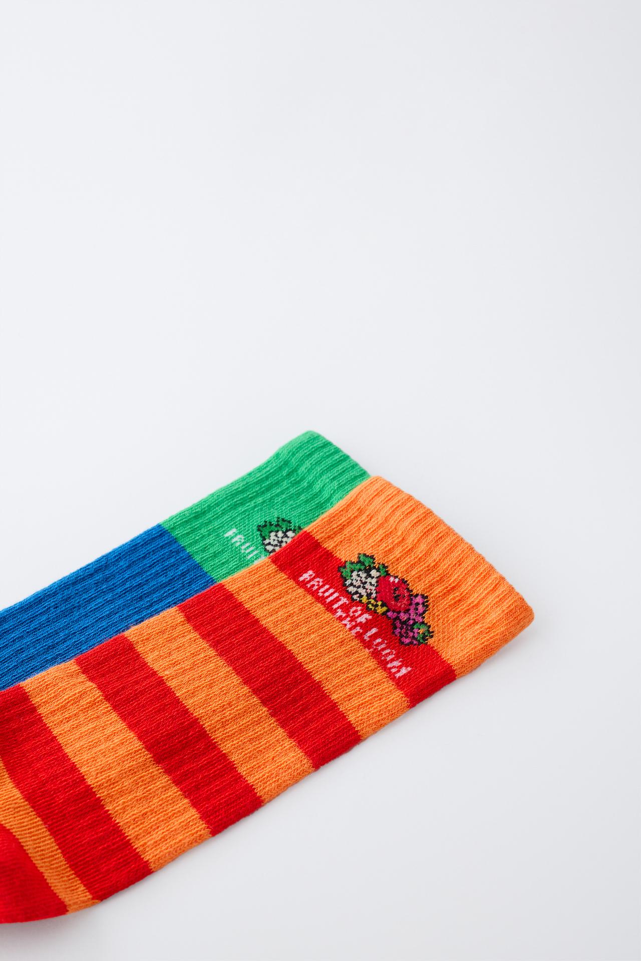 FRUIT OF THE LOOM™ MID-CALF SOCKS 2-PACK — Multicolored