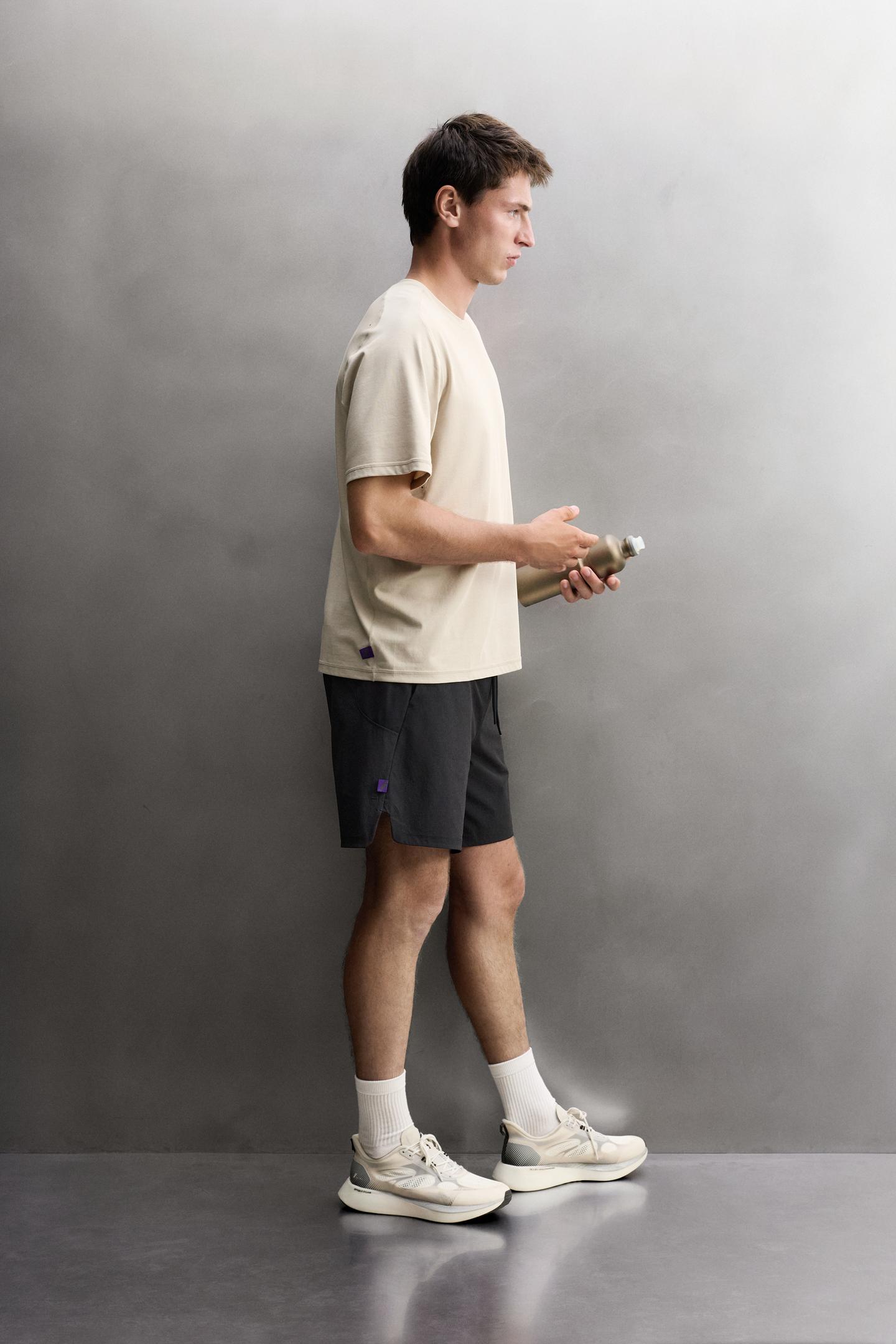Мужская футболка Zara Technical Training, цвет: Тёмный верблюжий — фото 4