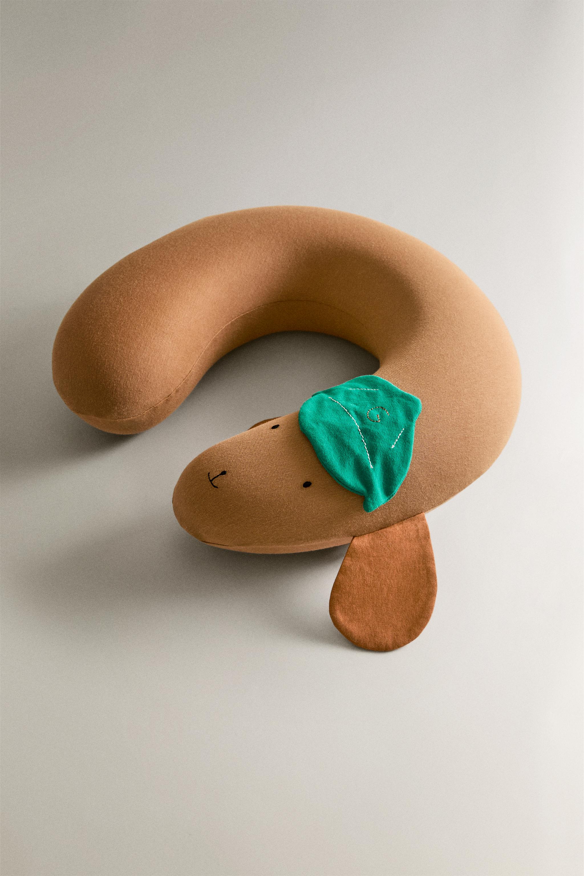 CHILDREN'S DOG TRAVEL CUSHION — Brown