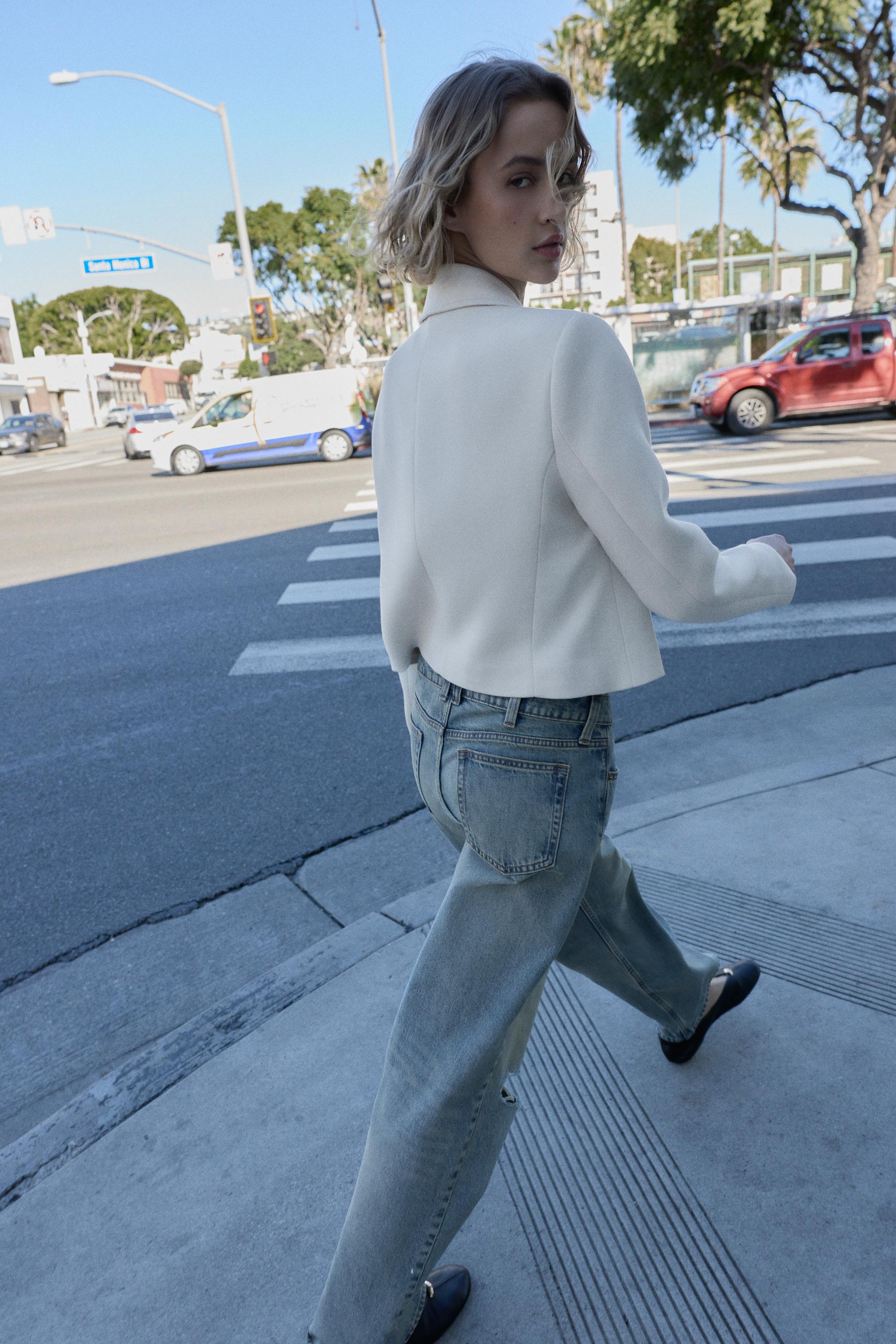 CROPPED DOUBLE-BREASTED BLAZER