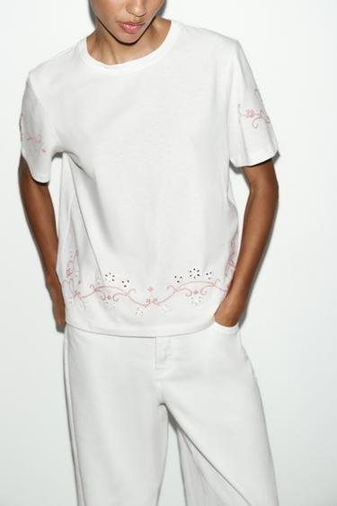 ТЕНИСКА С КОНТРАСТНИ БРОДЕРИИ - Бял от Zara