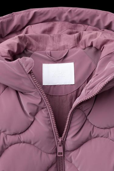GUMMIERTE STEPPJACKE - Dunkelrosa von Zara