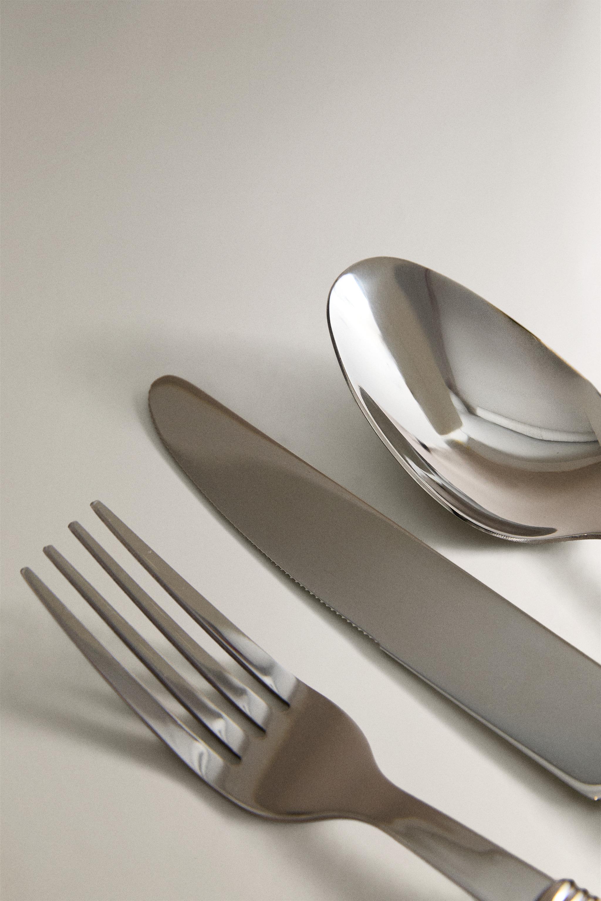 4-PIECE CUTLERY SET WITH STRIPED HANDLE