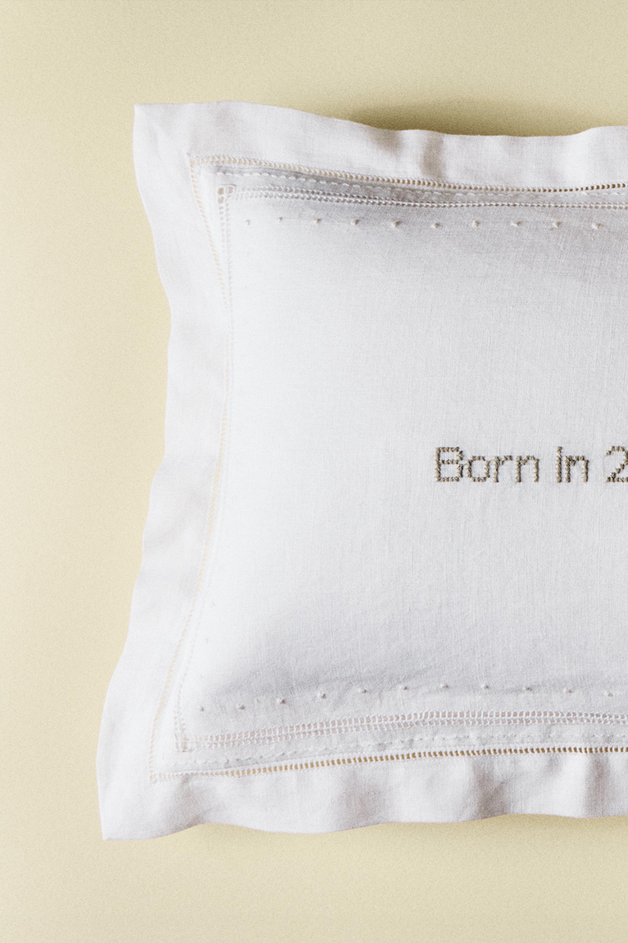 キッズ「BORN IN 2025」クッションカバー - オフホワイト | ZARA