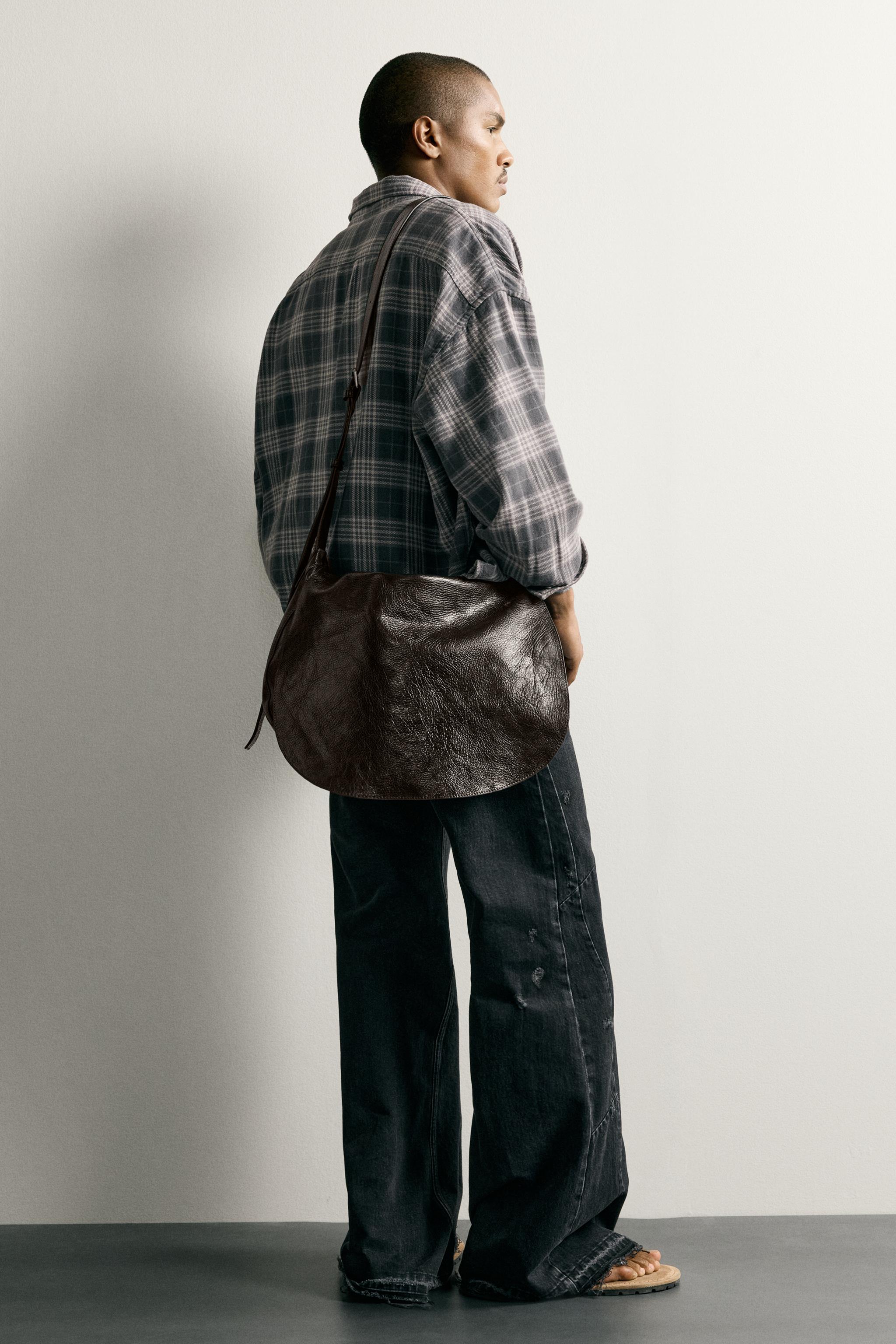 LEATHER SHOULDER BAG