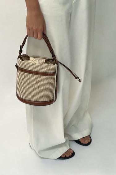 BUCKET BAG - Light beige by Zara