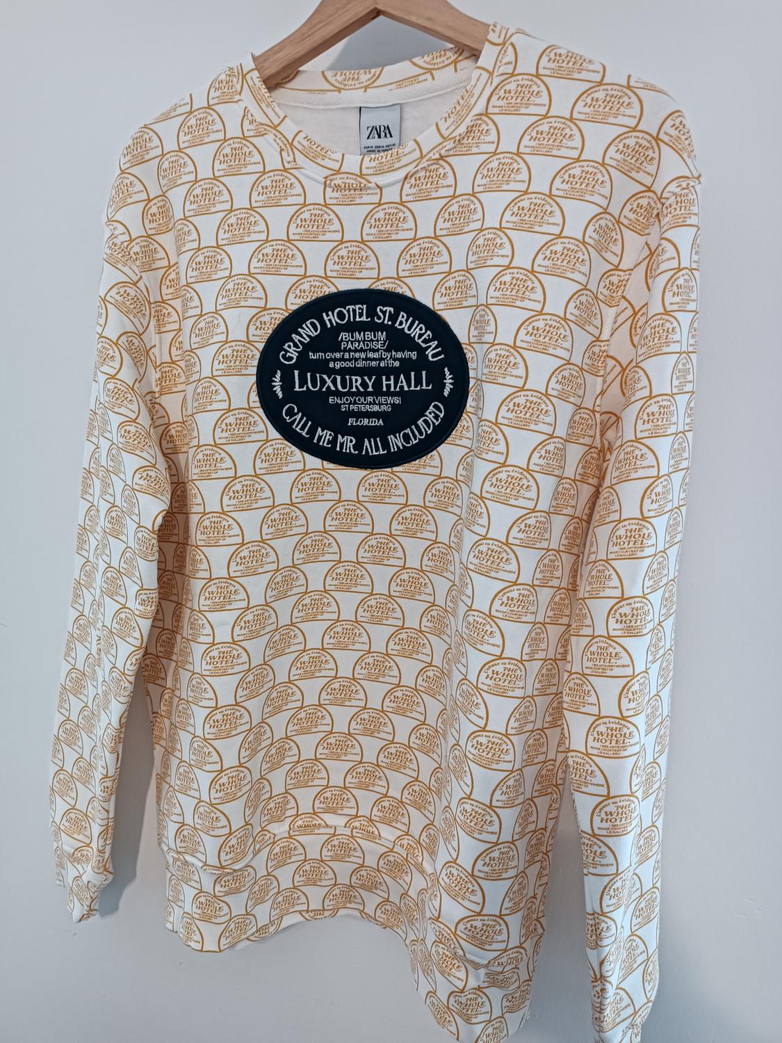 PRINTED SWEATSHIRT WITH PATCH