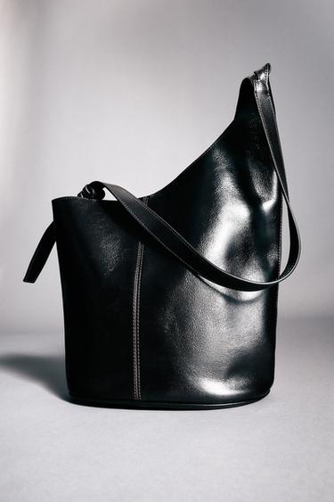 Zara ASYMMETRIC LEATHER BUCKET BAG - Black