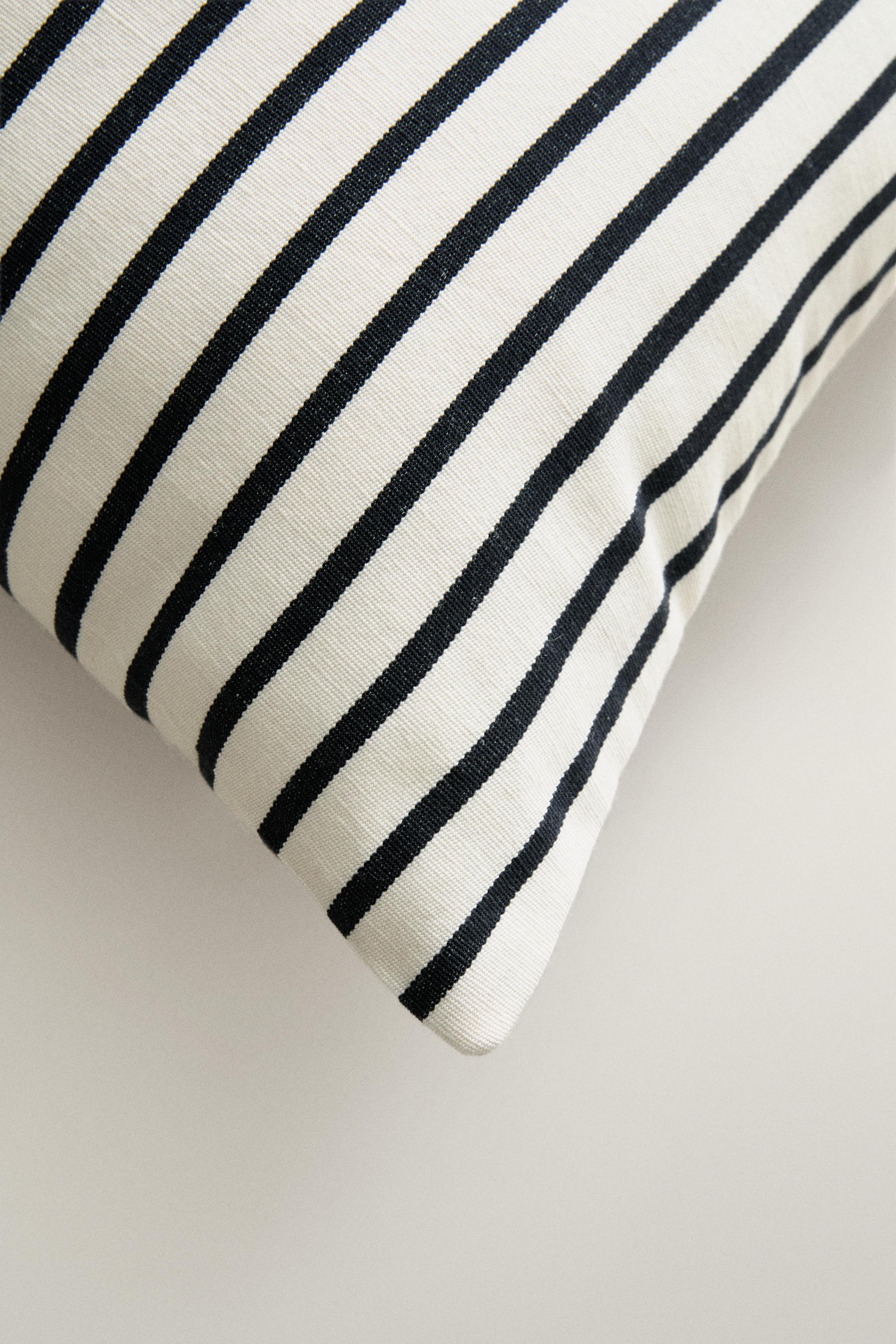STRIPED THROW PILLOW COVER — White