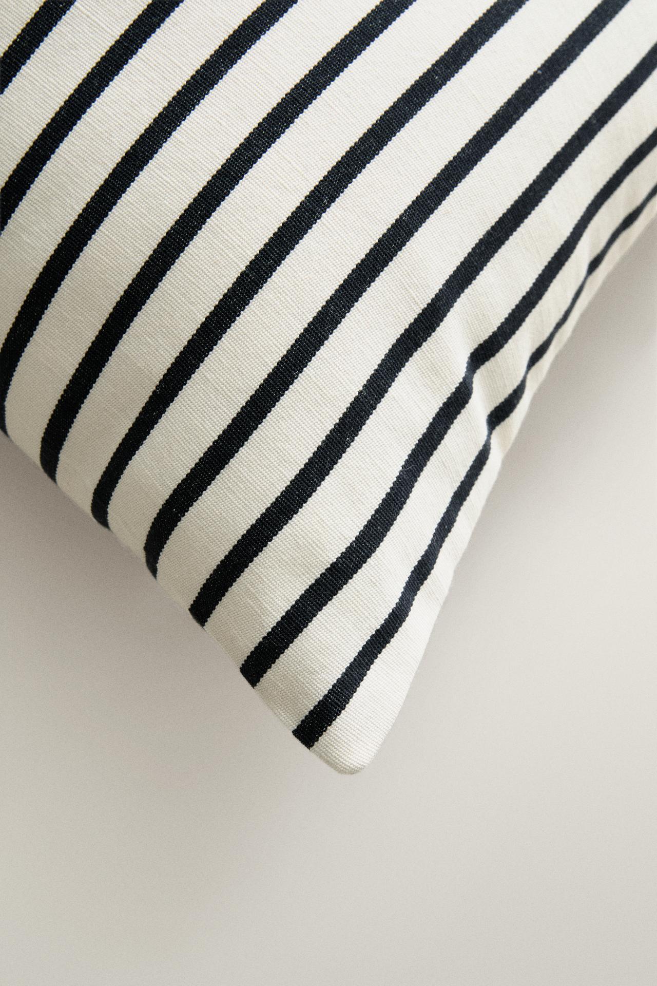 STRIPED THROW PILLOW COVER — White
