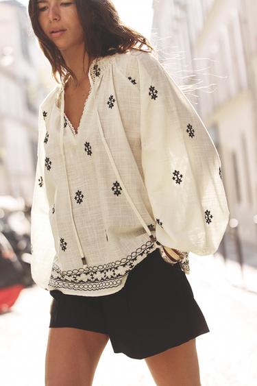 BLUSA COM BORDADOS - Cru / Preto da Zara