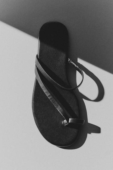 FLAT LEATHER SANDALS - Black by Zara