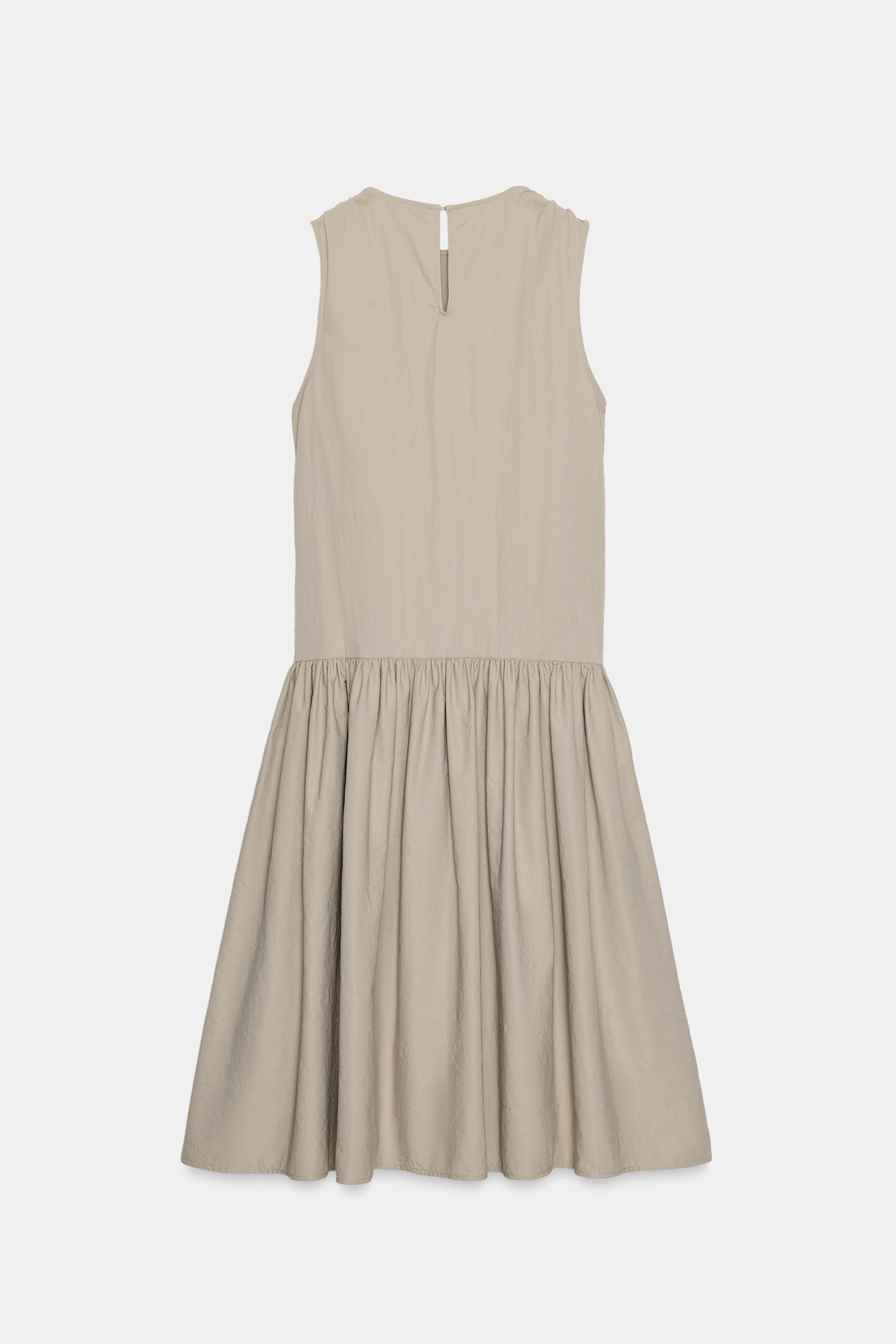 ROBE EN NYLON À VOLUME