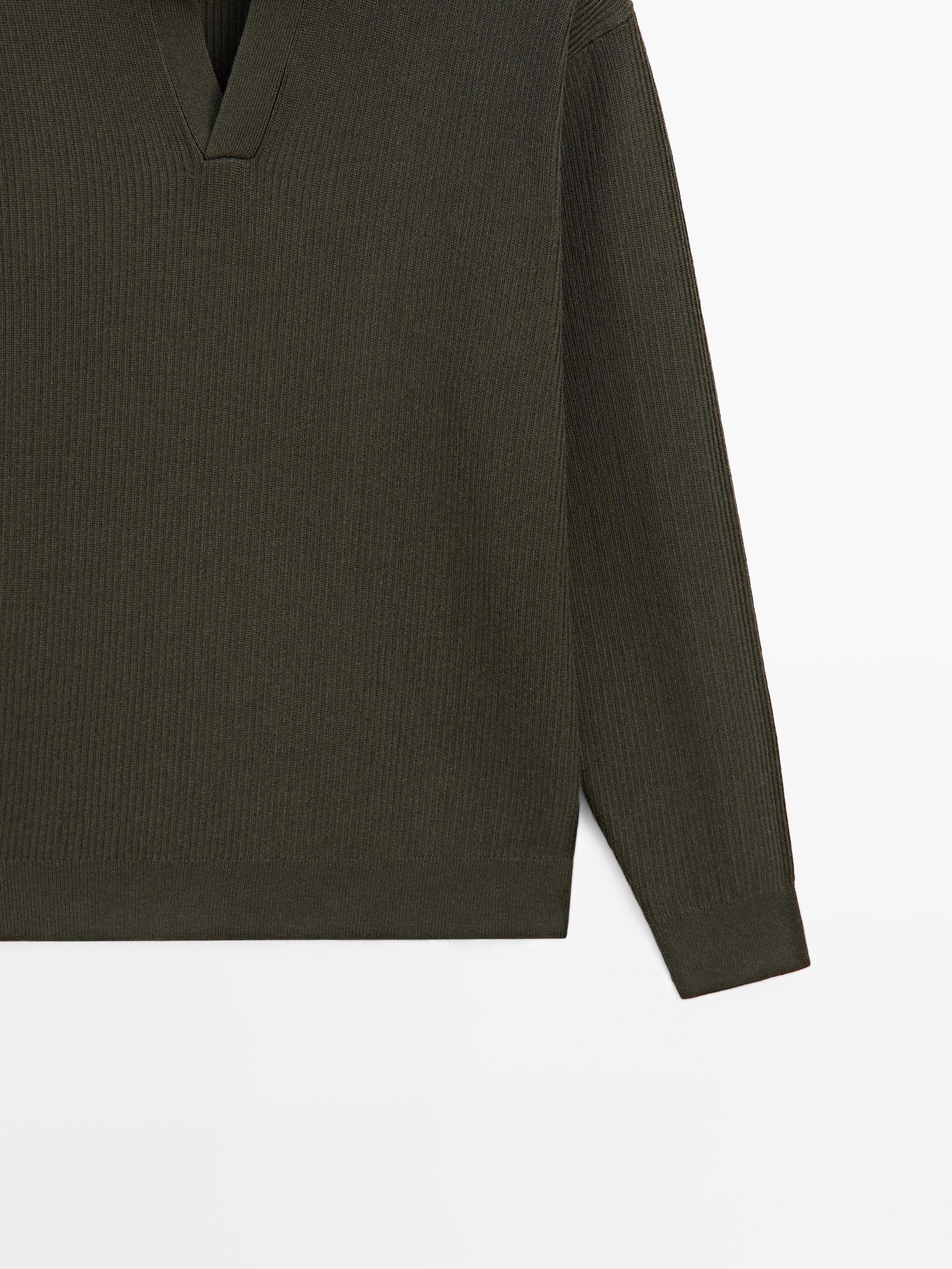 Mock neck knit sweater with V-neck