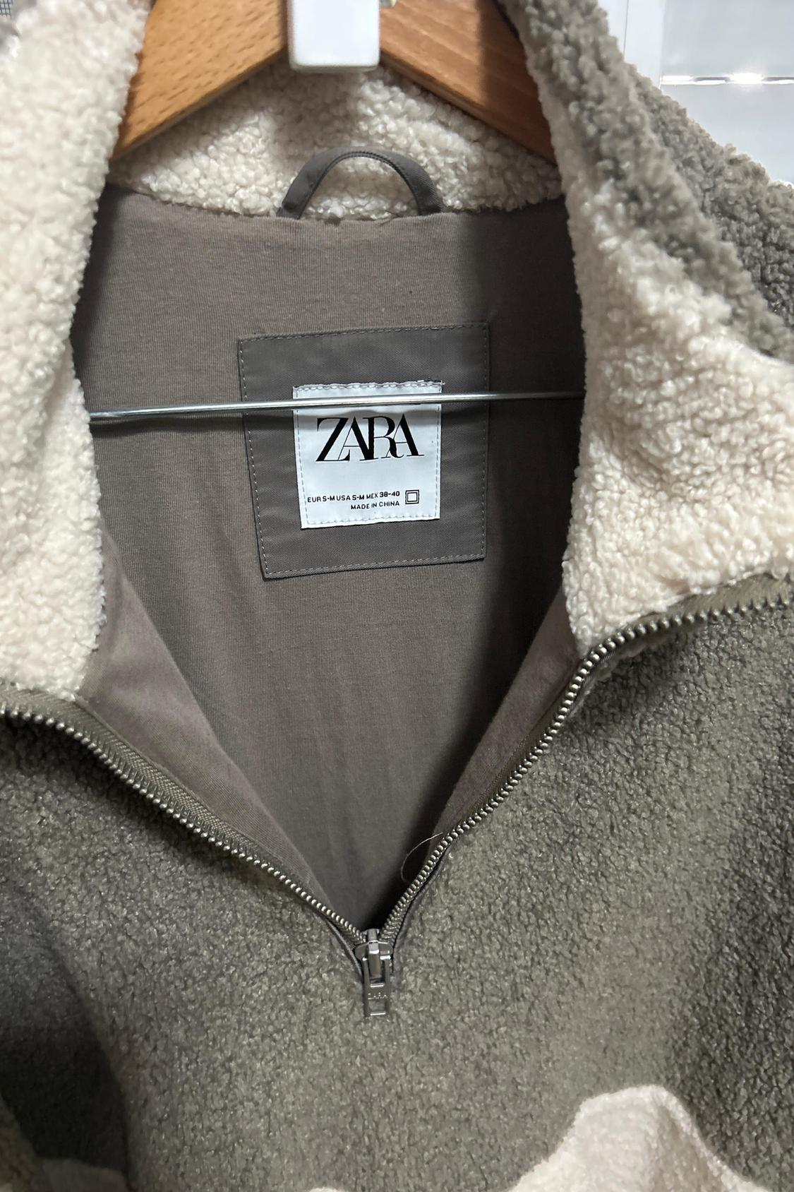 COLOUR BLOCK FAUX SHEARLING JACKET WITH POUCH POCKET - Image 3