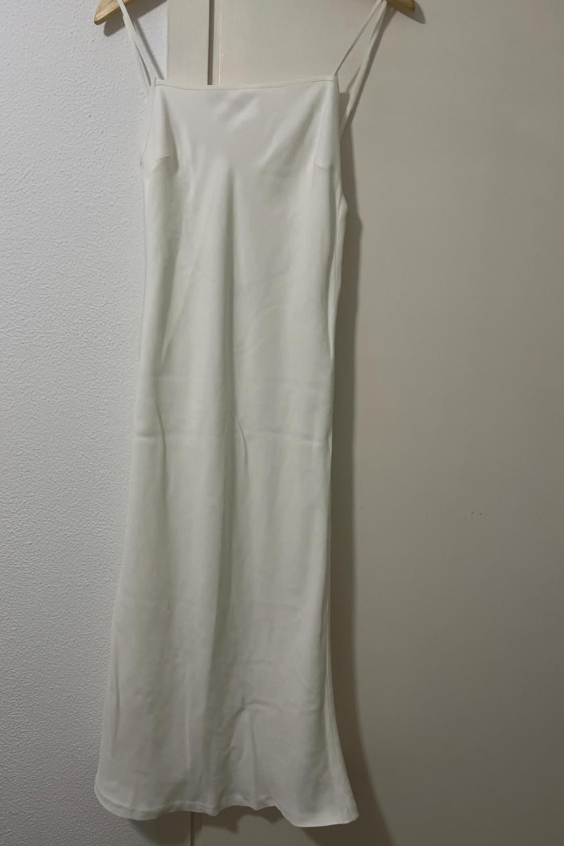 DRESS WITH LOW-CUT BACK
