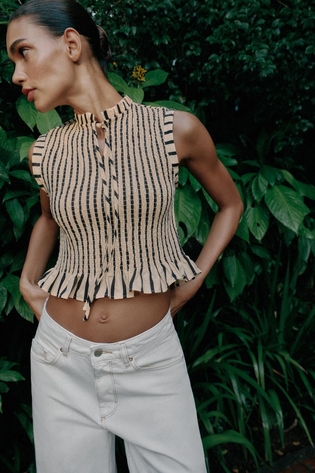 STRIPED SMOCKED TOP