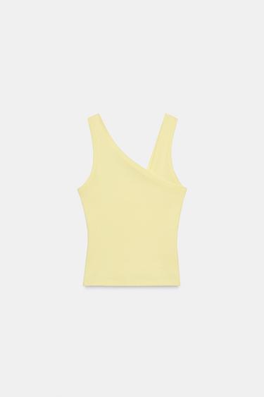 CAMISETA ESCOTE ASIMÉTRICO - Amarillo de Zara