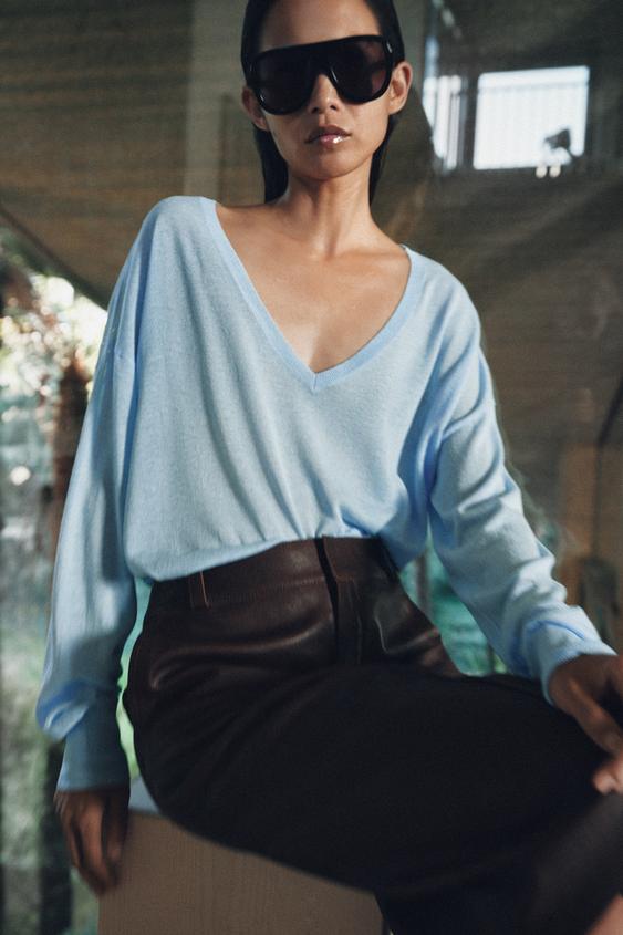 Net Tasker FINSTRIKKET SWEATER MED V-UDSKÆRING - pastelblå | ZARA Danmark