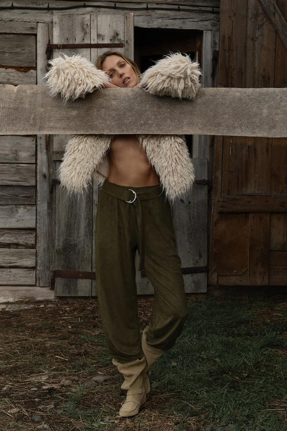 GILET EN MAILLE À FRANGES EFFET BROSSÉ