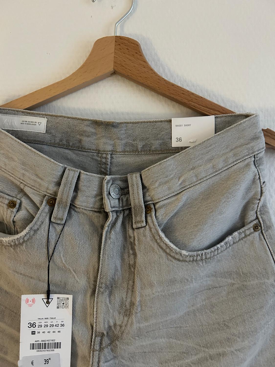 BAGGY FIT DENIM BERMUDAS - Image 3