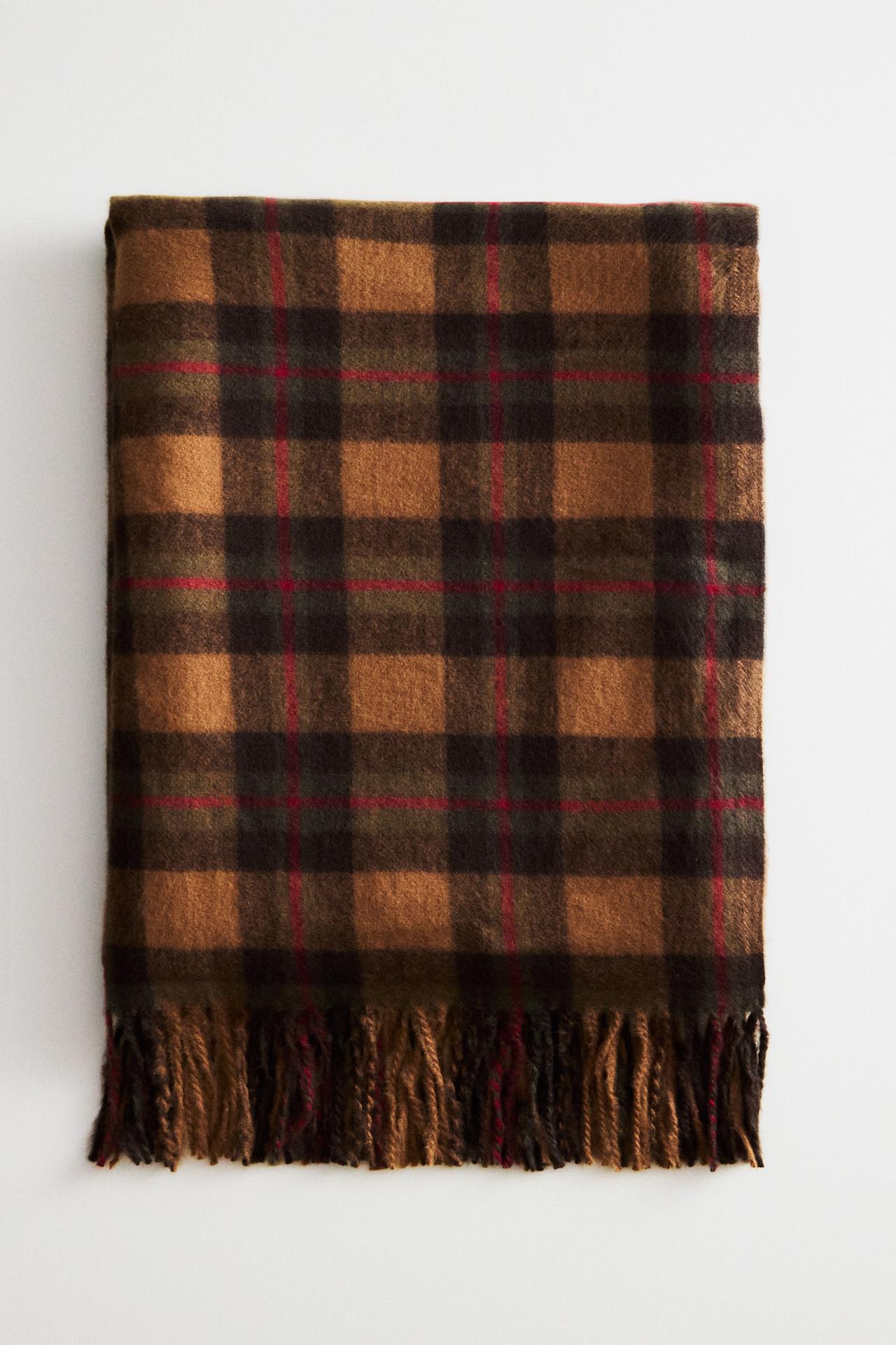 CHRISTMAS CHECK BLANKET WITH FRINGE — Sand