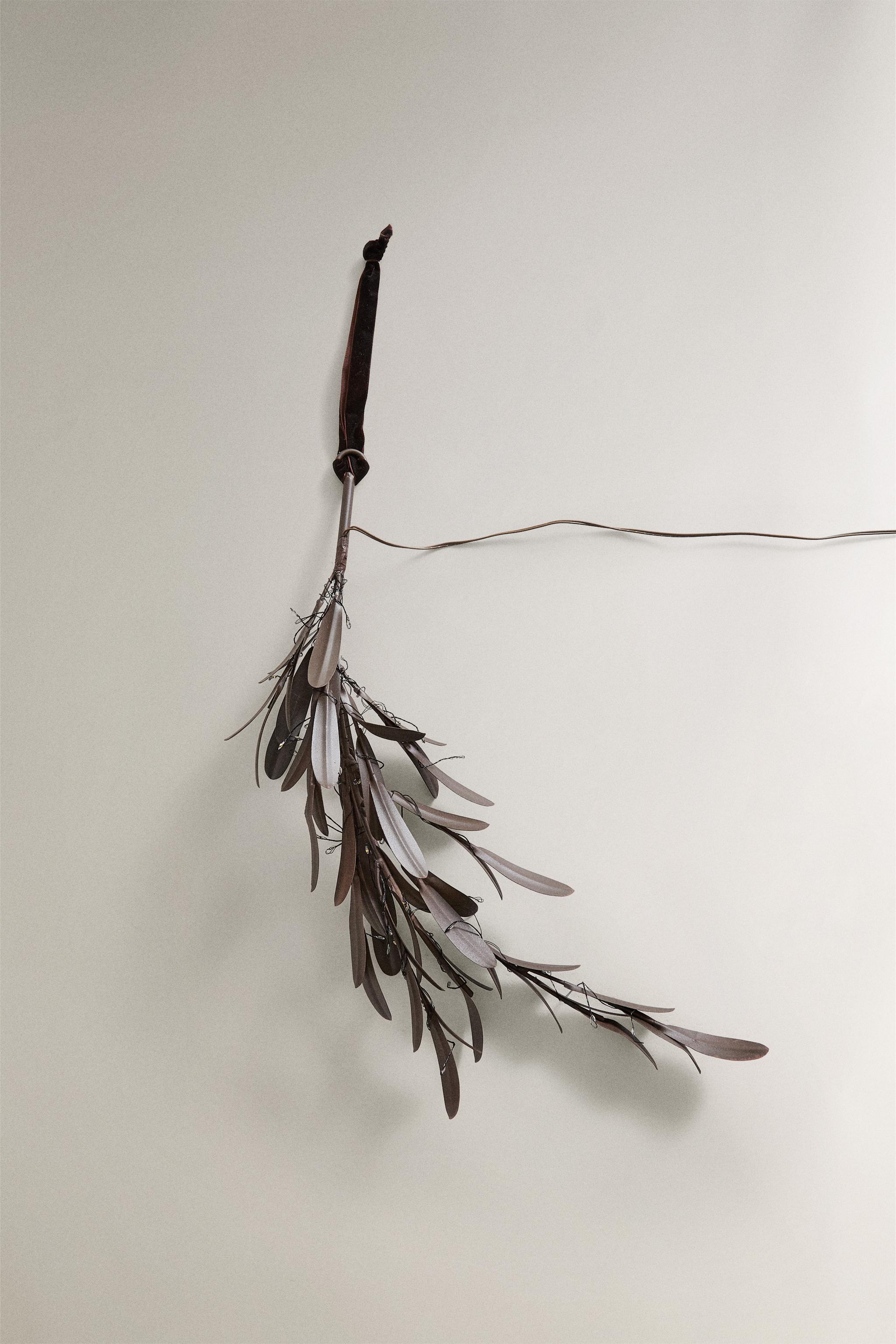 ライトアップブランチのクリスマスリース - ブラウン | ZARA Japan / 日本