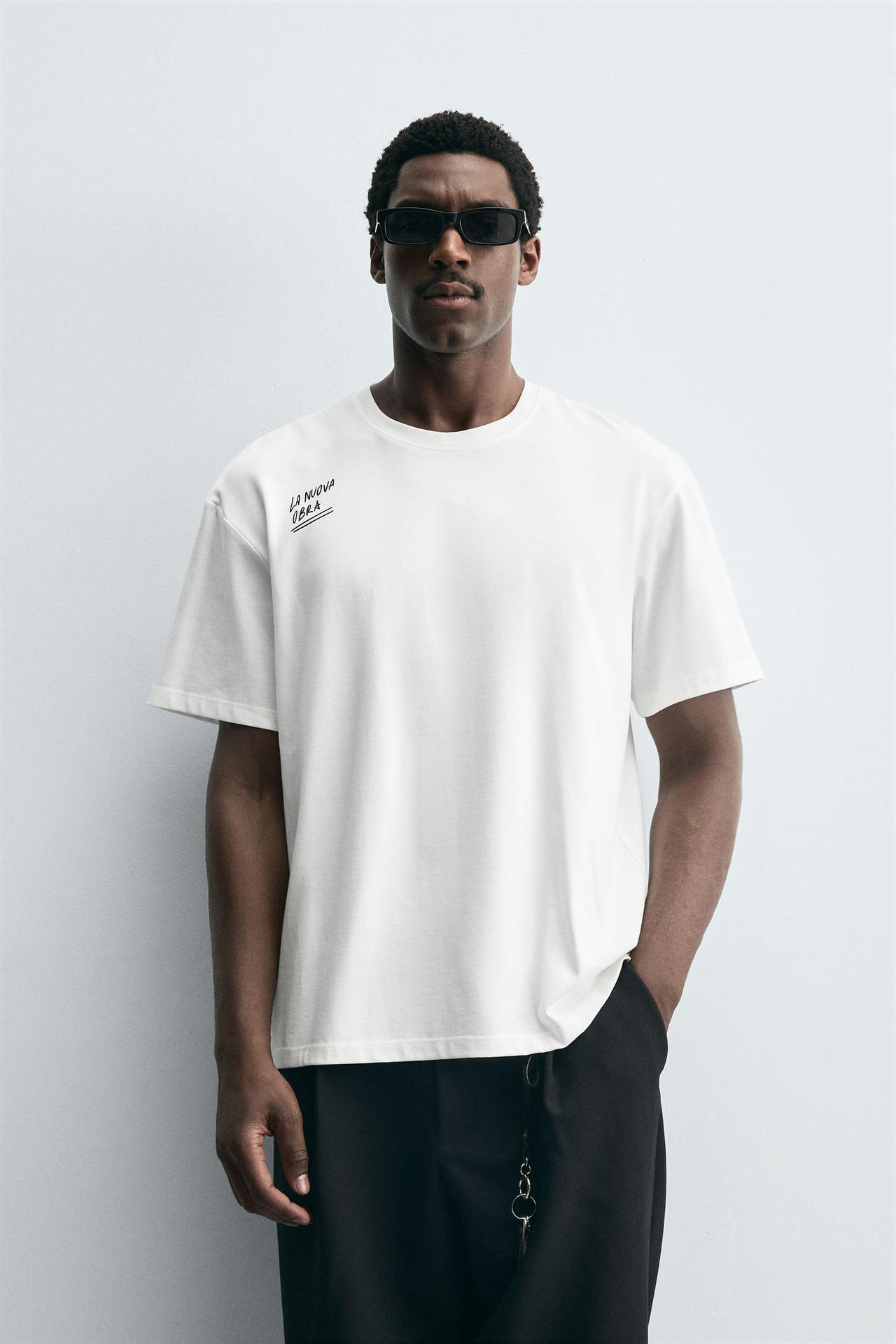 CAMISETA TEXTOS BORDADOS