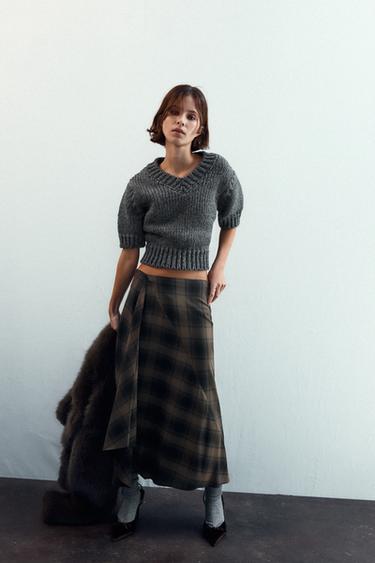 CROPPED KNIT V-NECK SWEATER - Grey by Zara