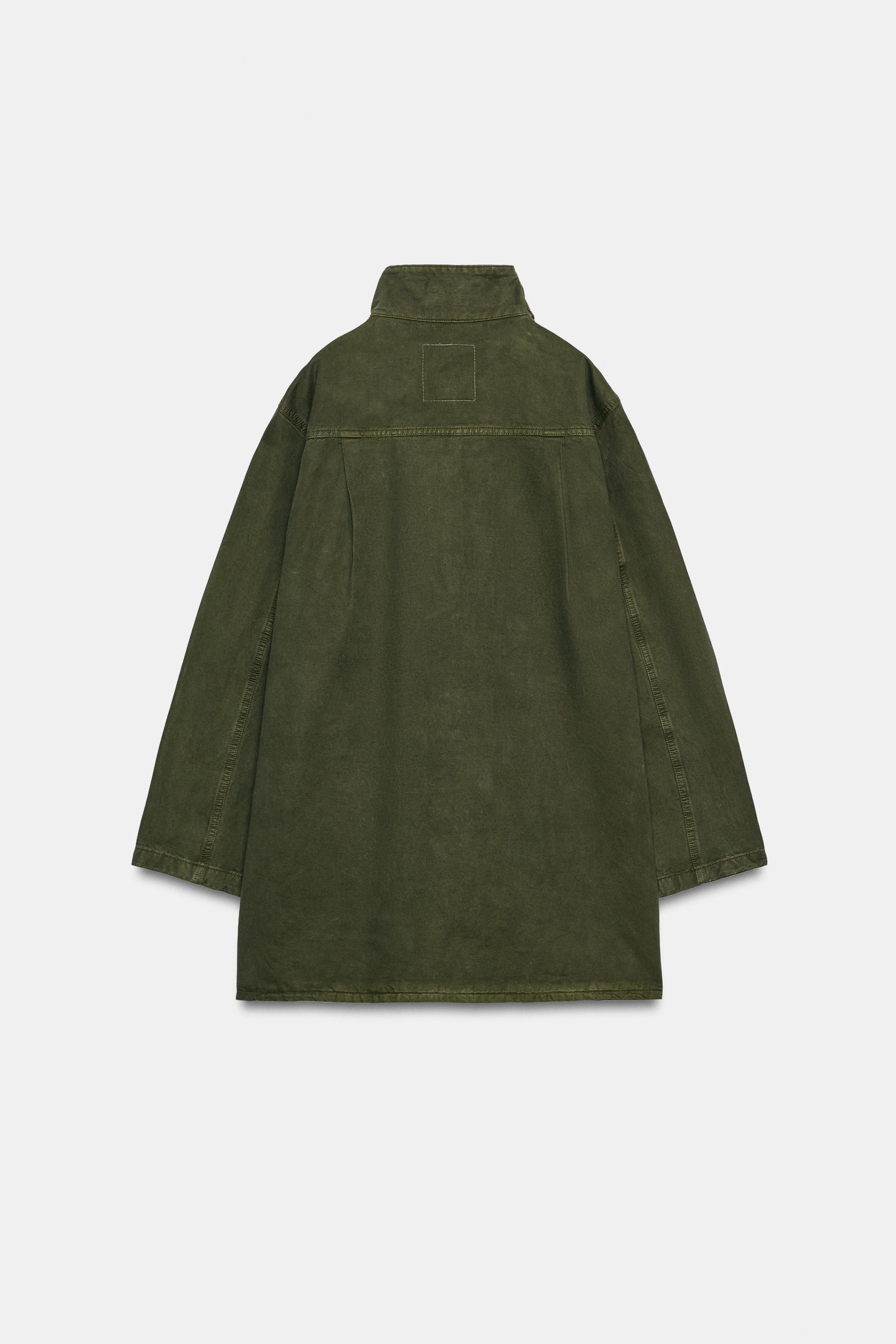 VESTE À COL MONTANT POCHES