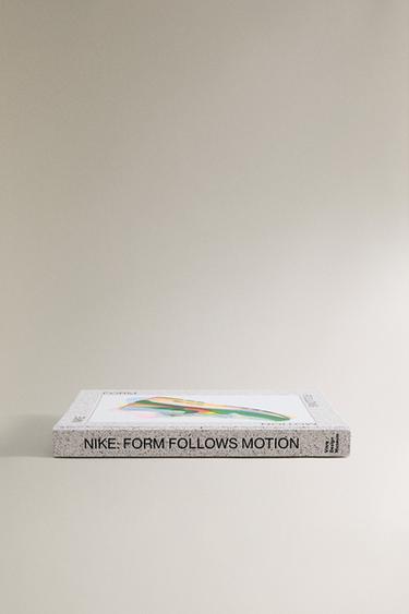 LIVRE NIKE FORM FOLLOWS MOTION - Noir de Zara - Image 1