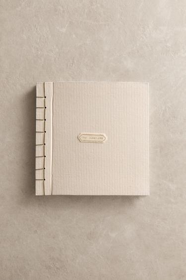 PETIT ALBUM BÉBÉ - Beige clair de Zara