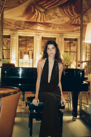 ROBE MIDI FLUIDE DRAPÉE - Noir de Zara