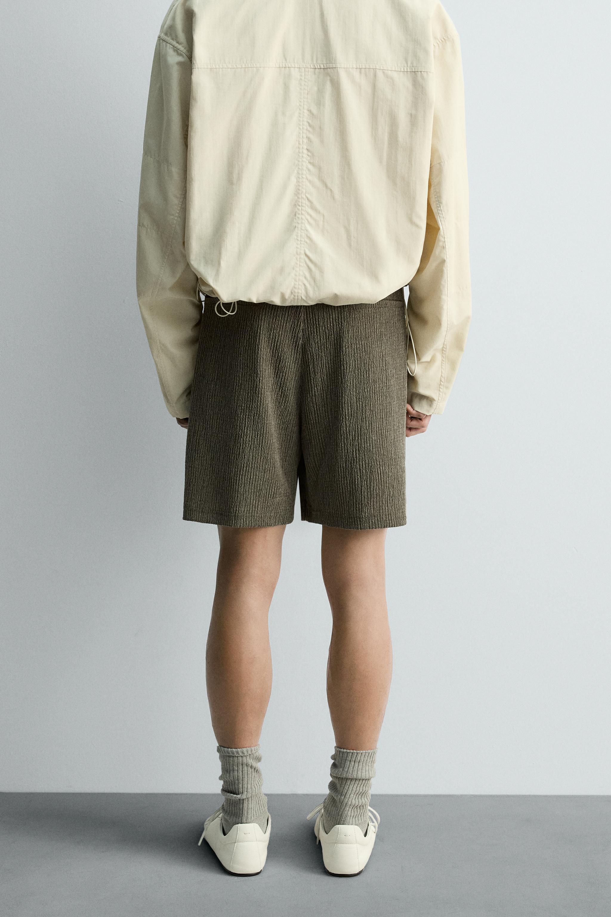 TEXTURED RELAXED FIT SHORTS