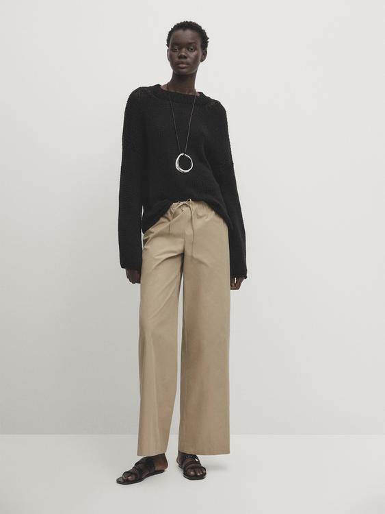 El pantalón rebajado de Zara más elegante cuesta 15 €